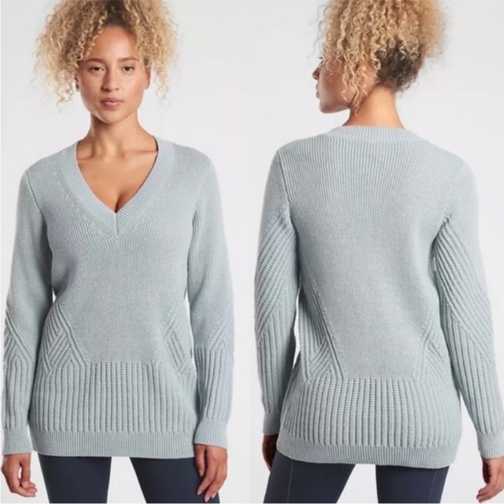 ATHLETA Teton V-Neck Sweater Voyage Grey Coastal Beachy Classic Size XS